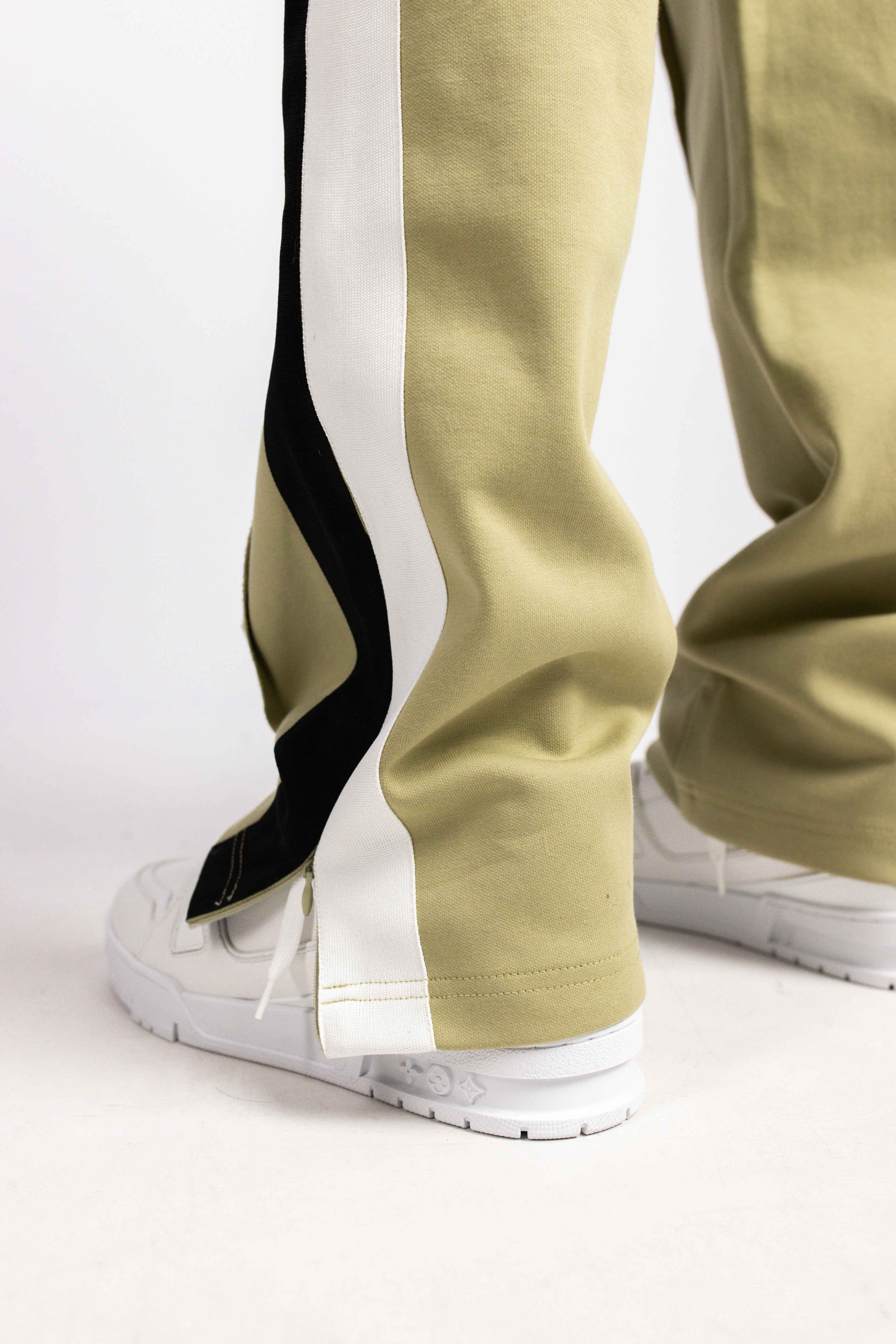 RAW SEAM STRAIGHT LEG ZIP JOGGER GREEN