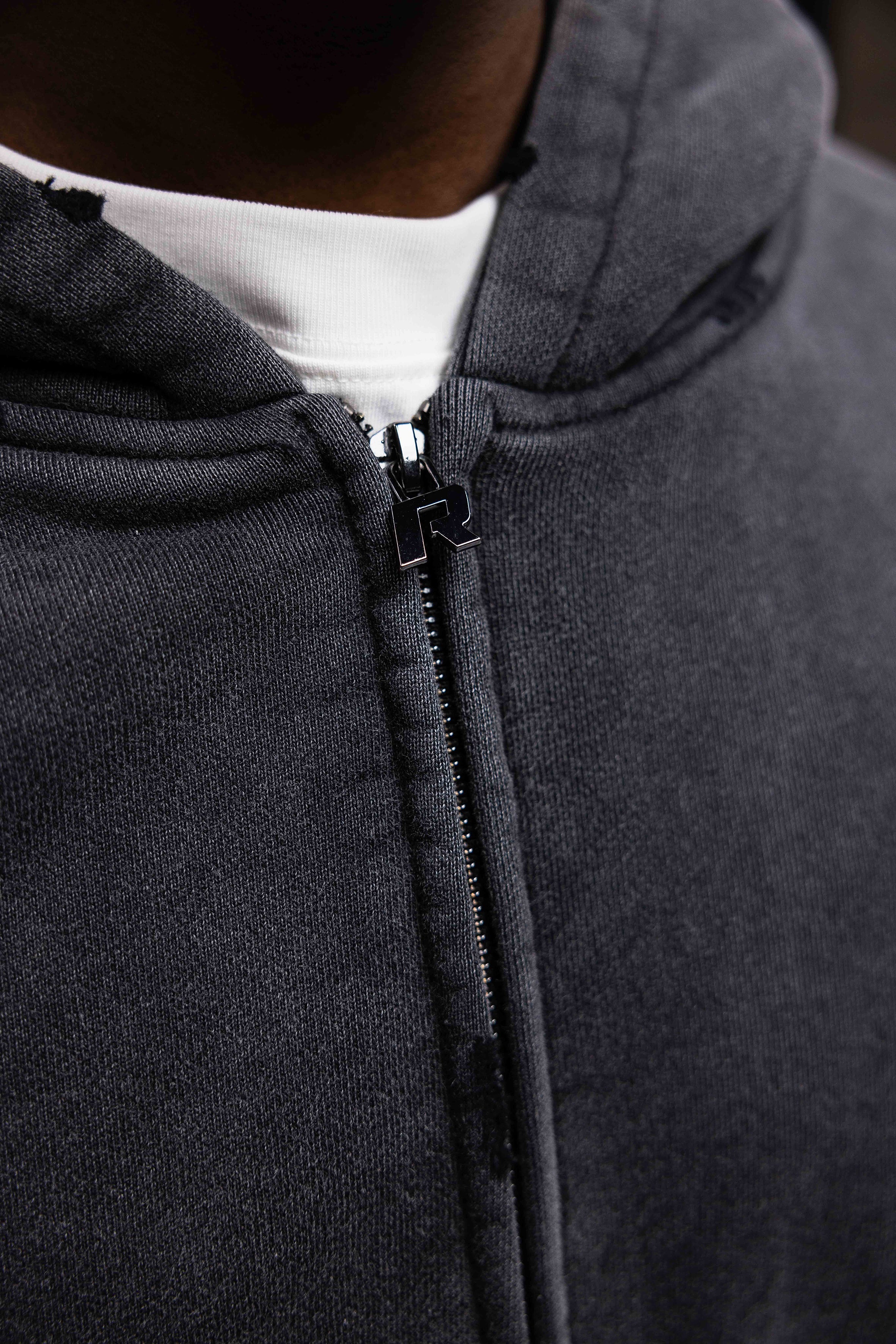 SIGNATURE EMBOSSED WASHED ZIP HOODIE