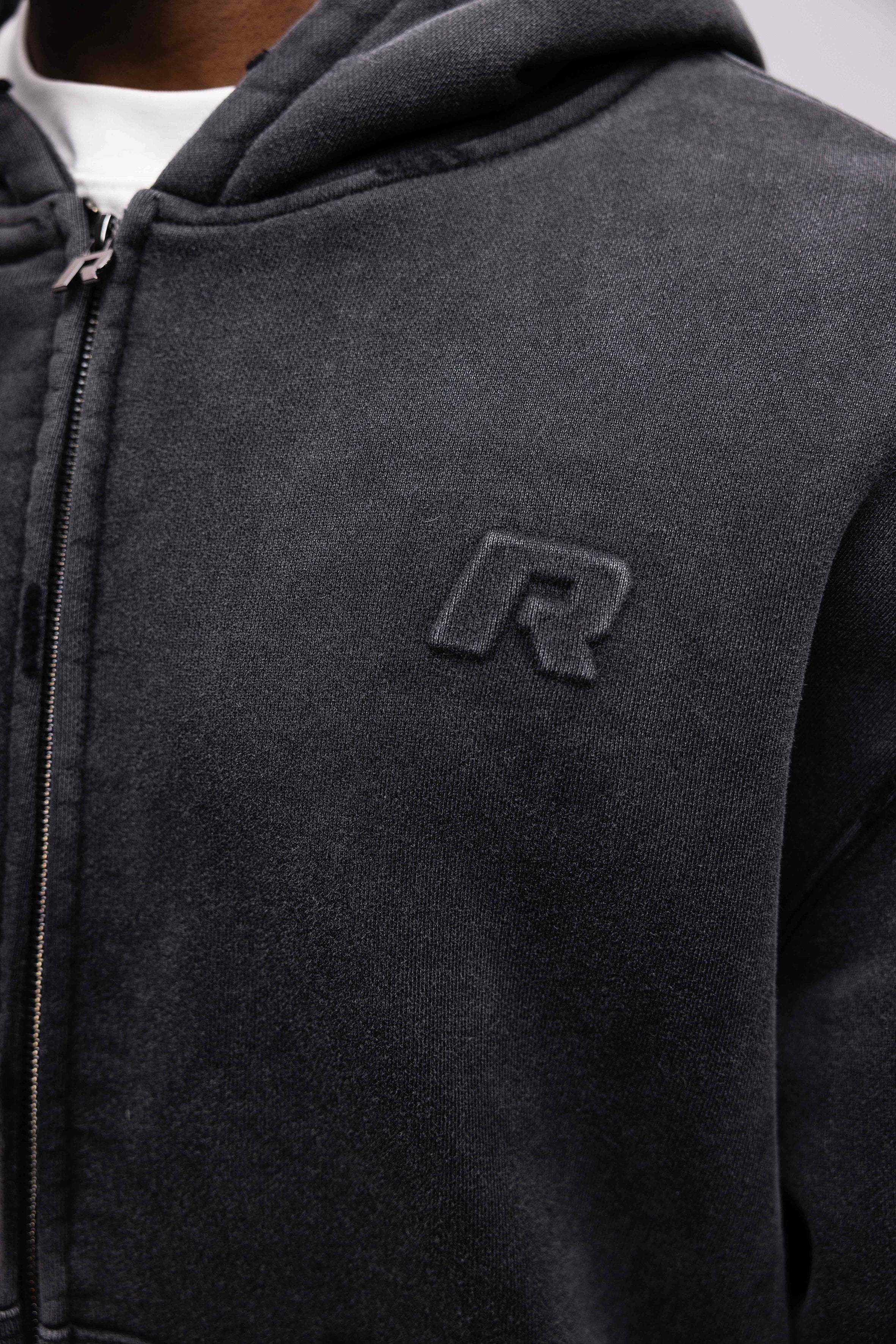 SIGNATURE EMBOSSED WASHED ZIP HOODIE
