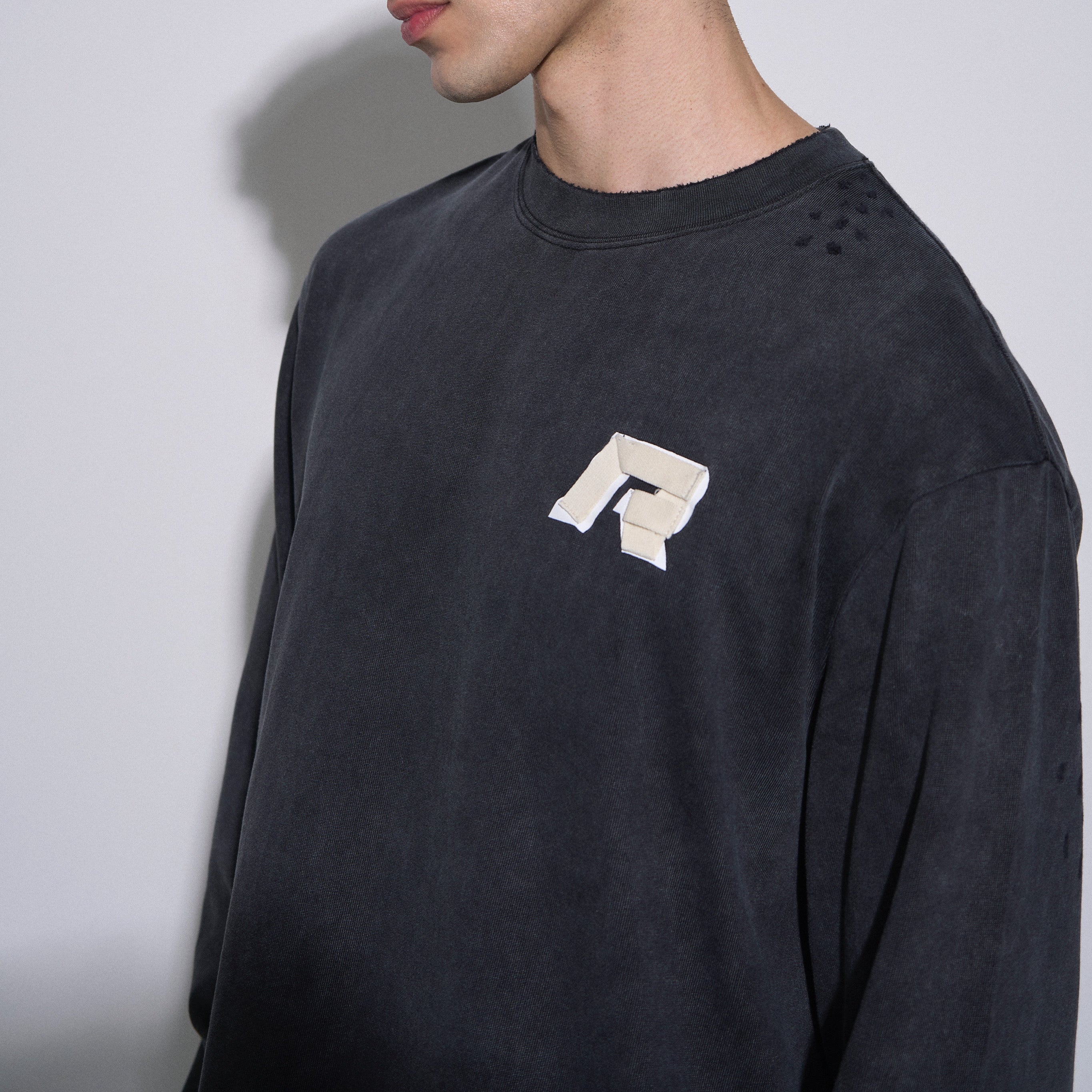 SIGNATURE TAPED LONGSLEEVE WASHED BLACK