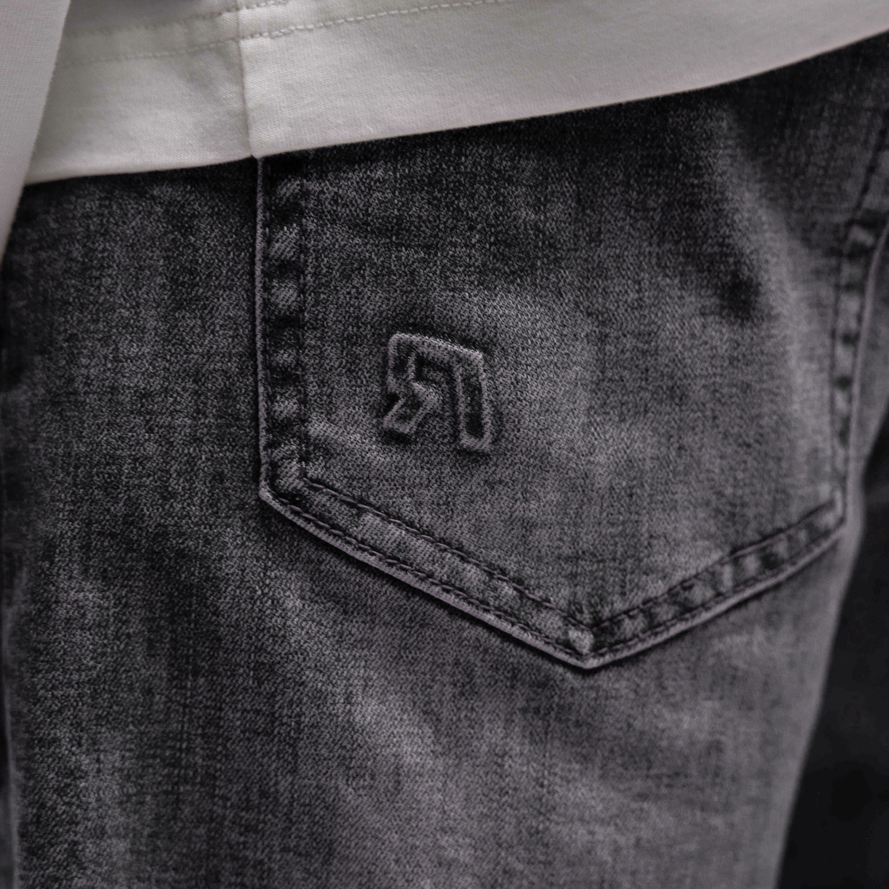 REGULAR GRANITE EMBOSSED DENIM JEANS