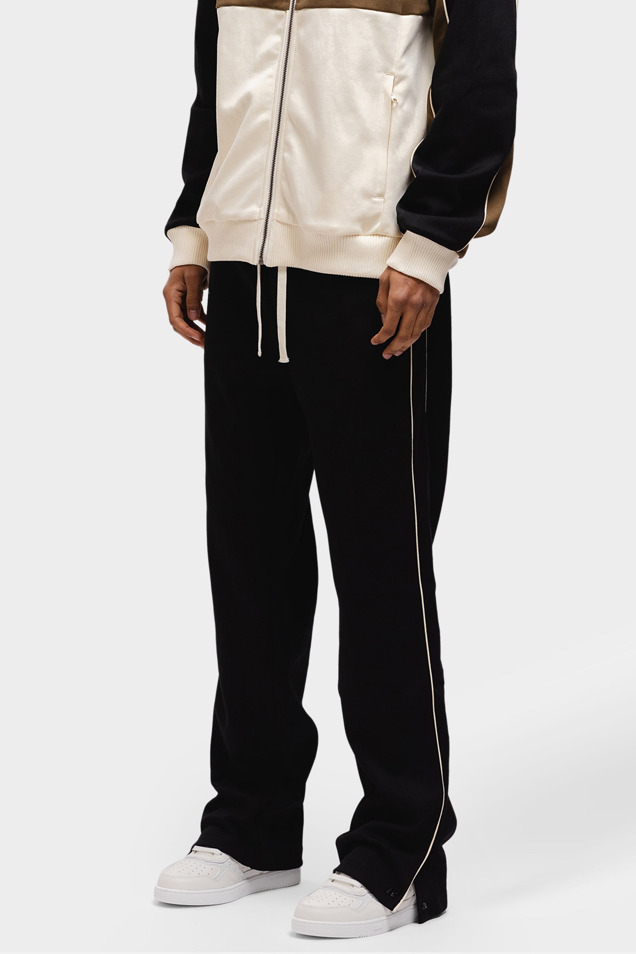 BUTTONED JOGGER BLACK