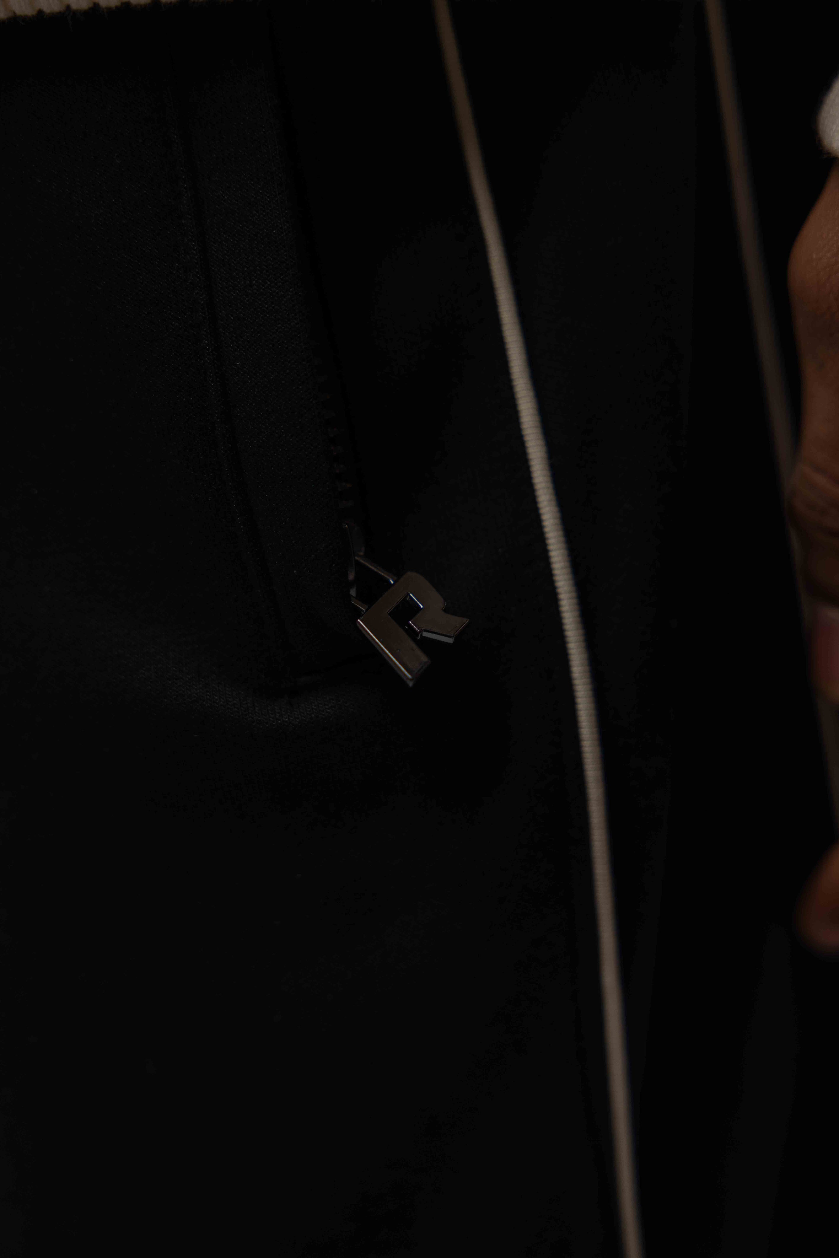 BUTTONED JOGGER BLACK