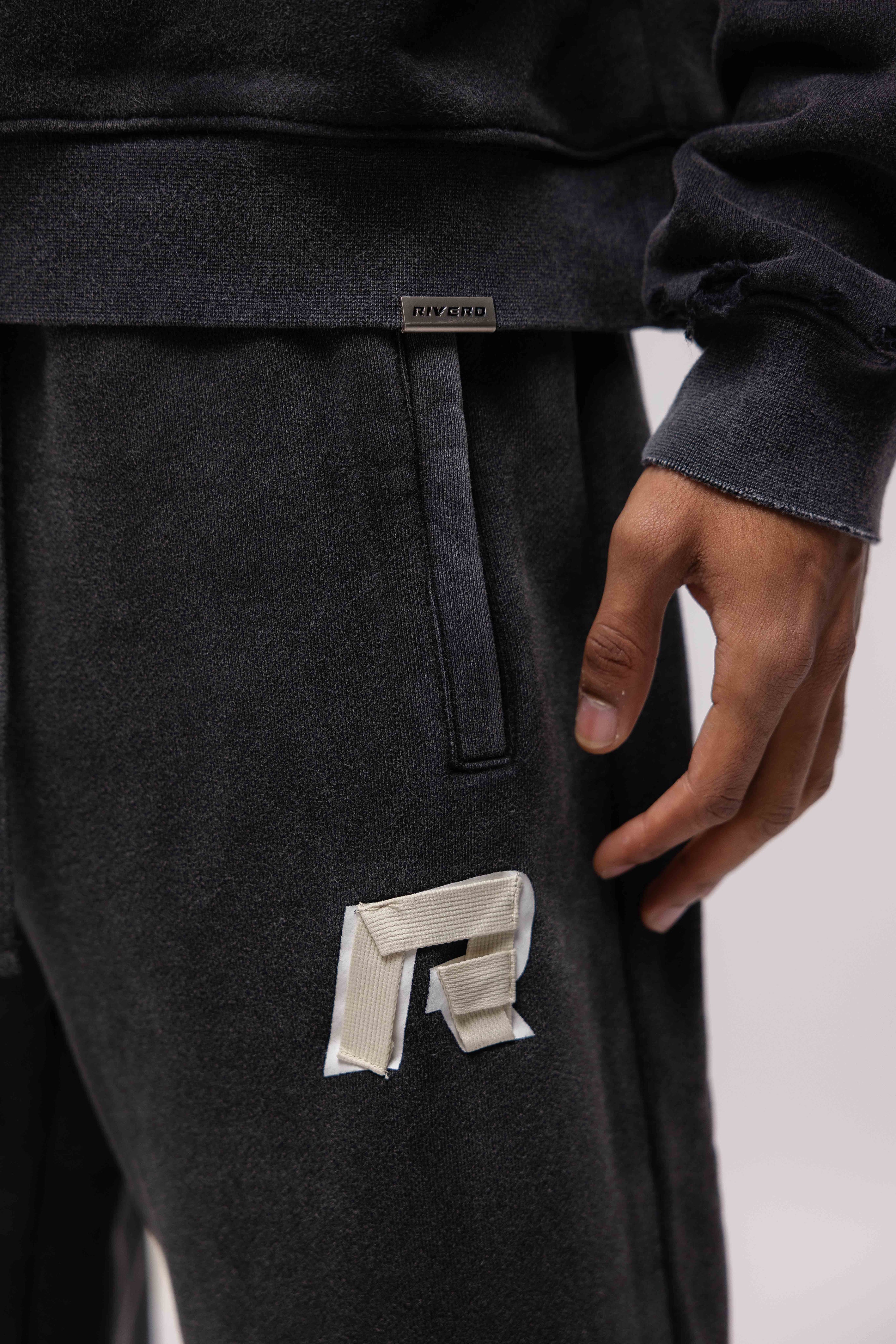 SIGNATURE TAPED JOGGER WASHED BLACK