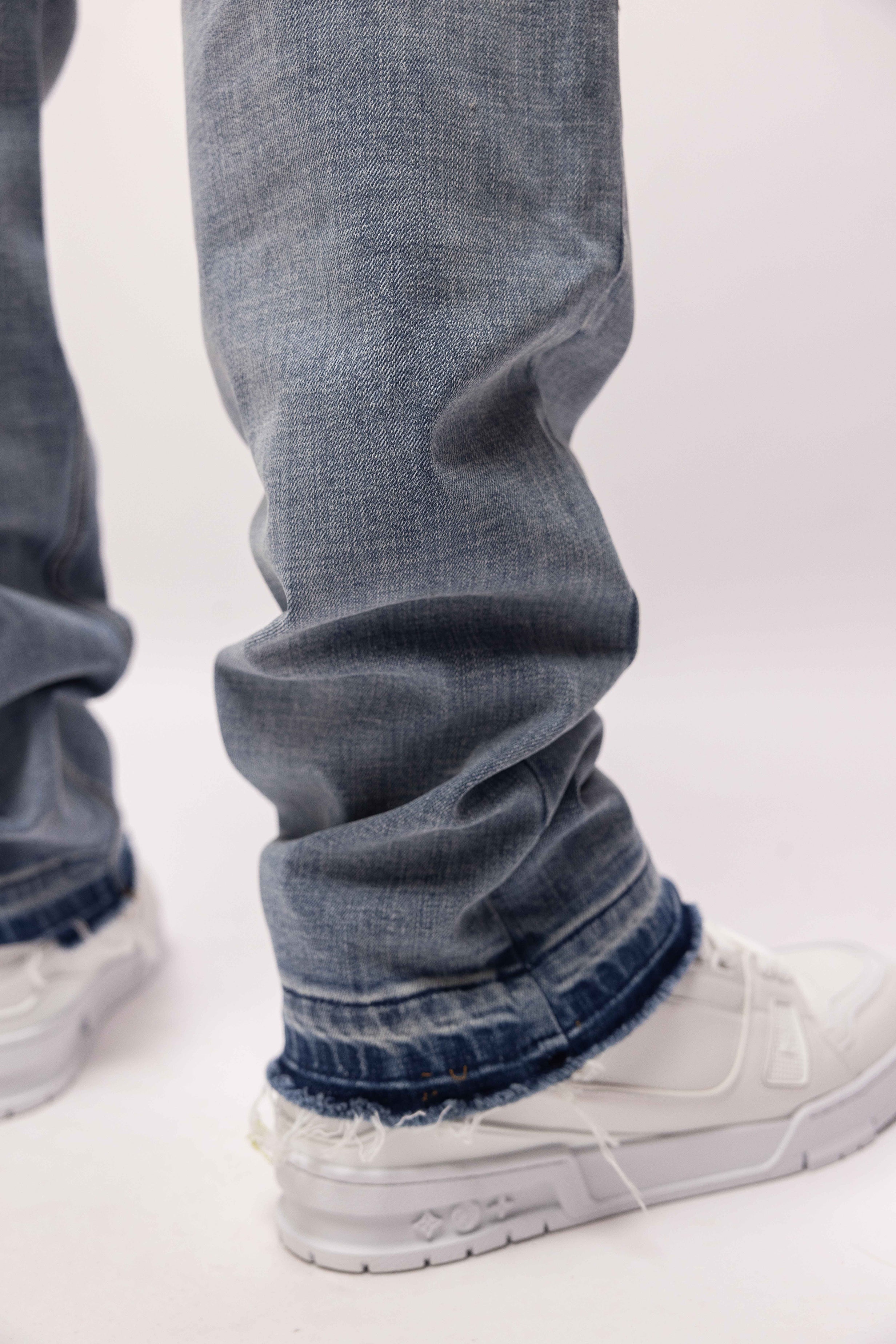 REGULAR EMBOSSED WASHED DENIM JEANS