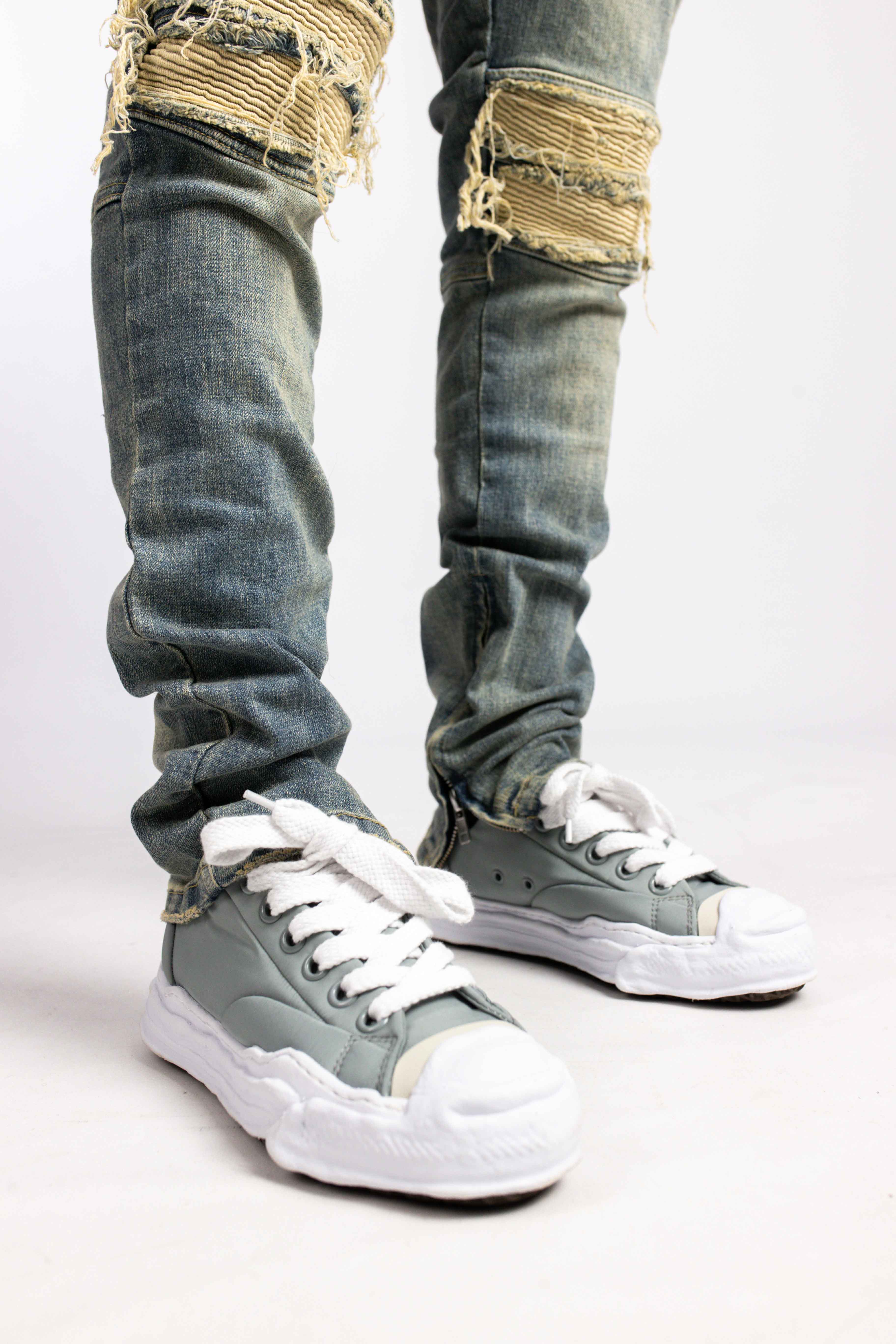 ZIP DENIM JEANS