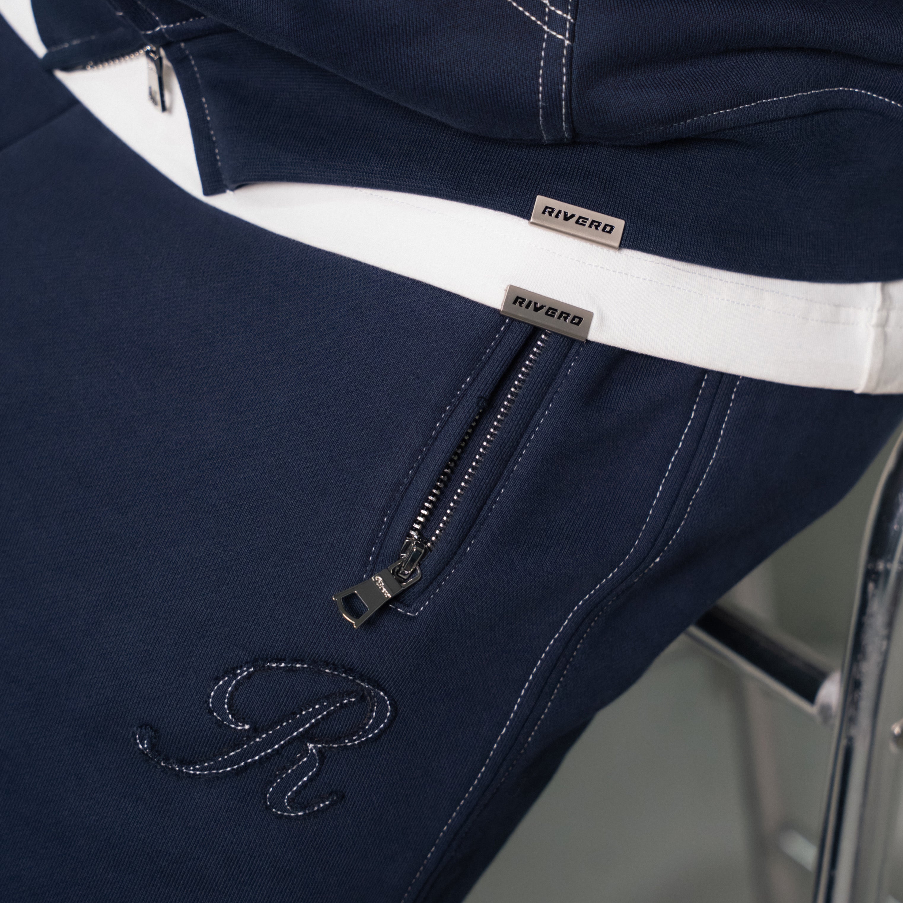 SEAMS ZIP JOGGER NAVY