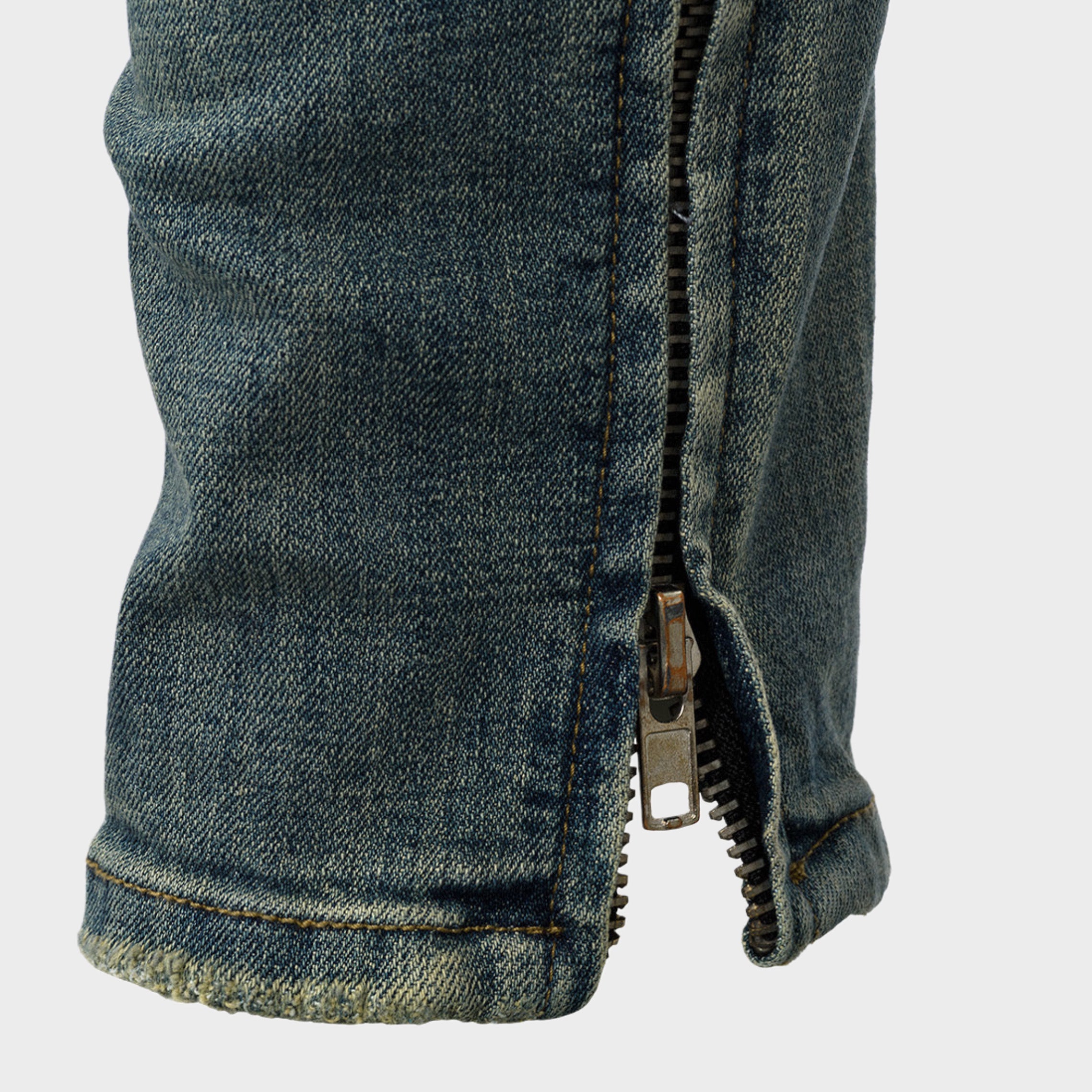 ZIP DENIM JEANS