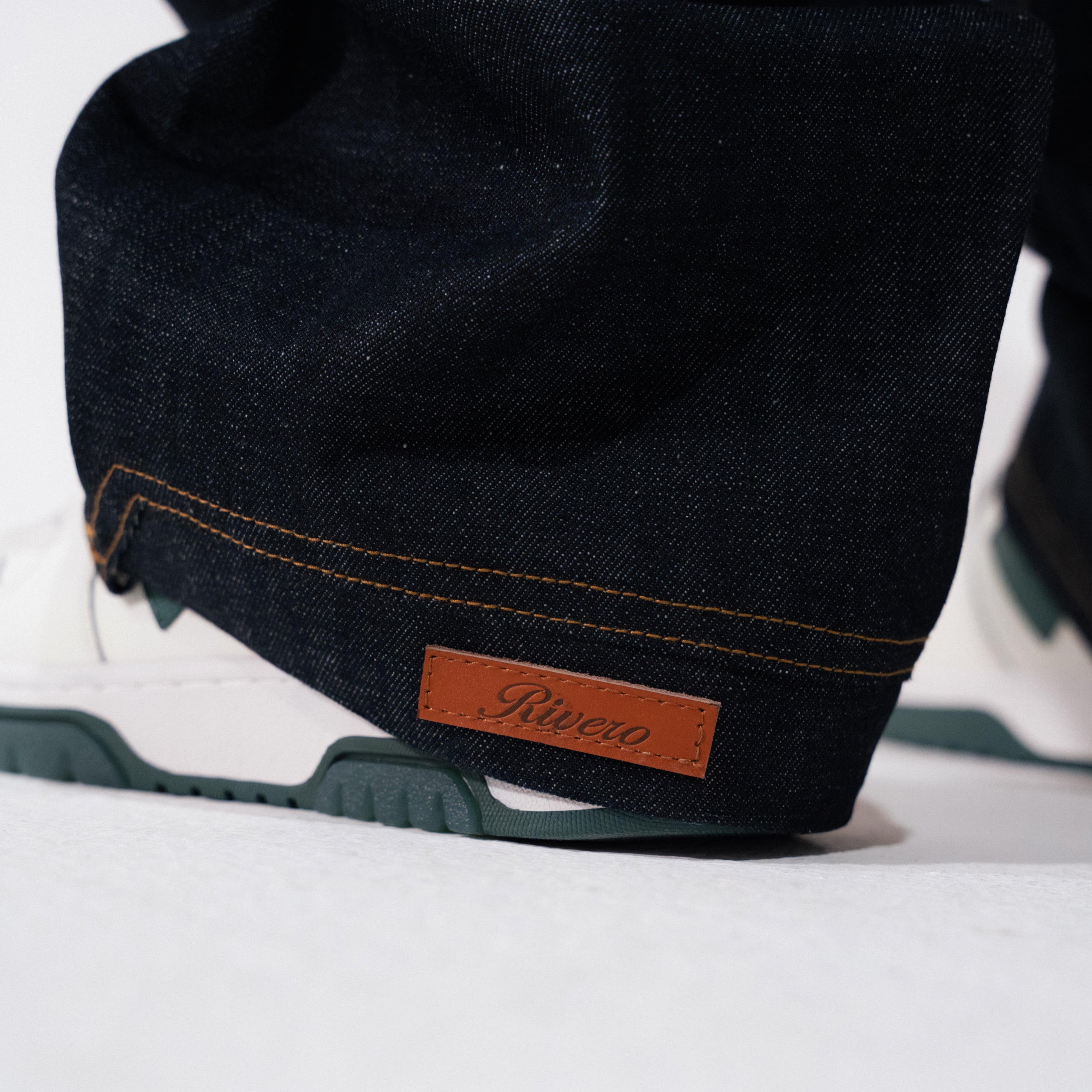BAGGY RAW DENIM JEANS