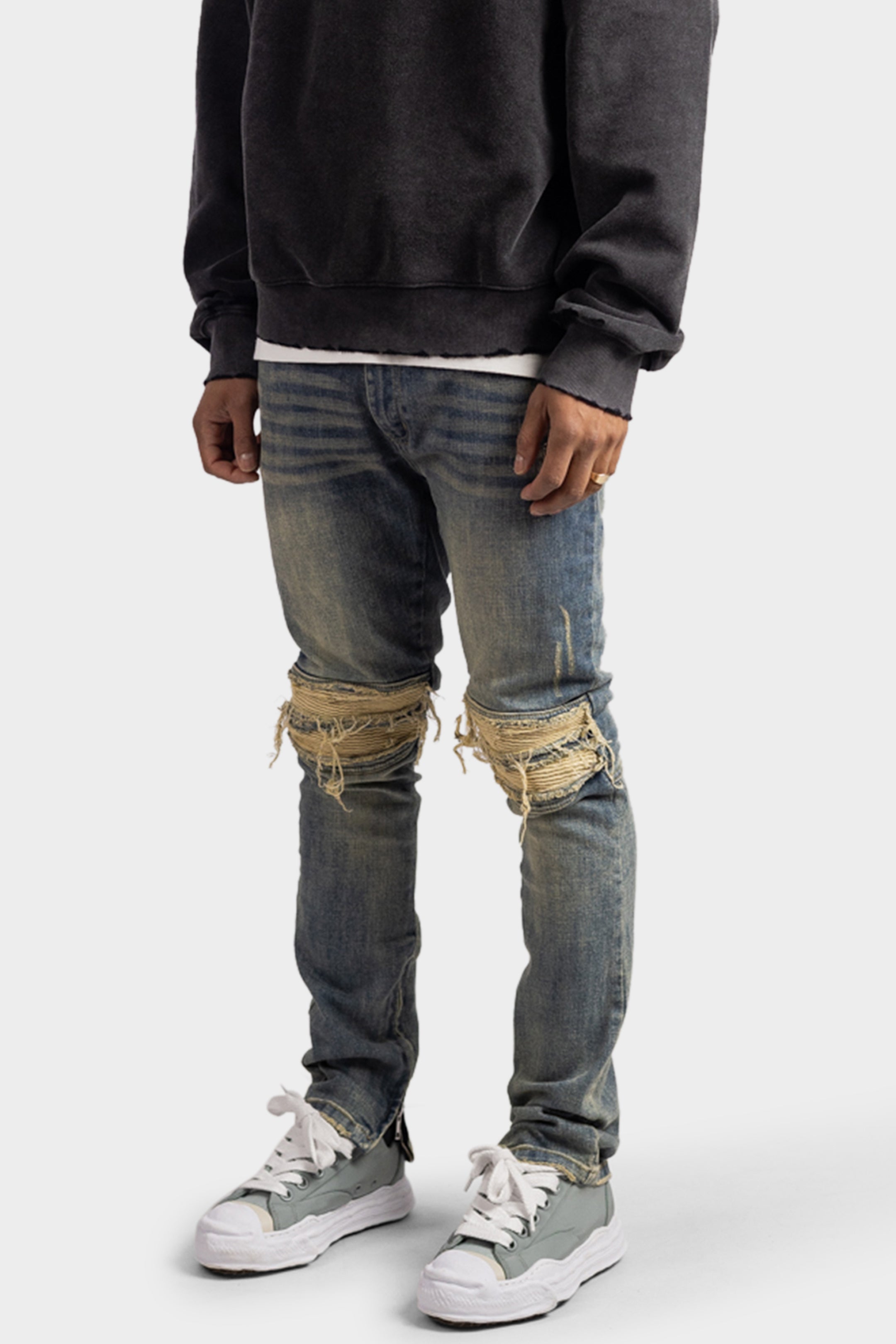 ZIP DENIM JEANS