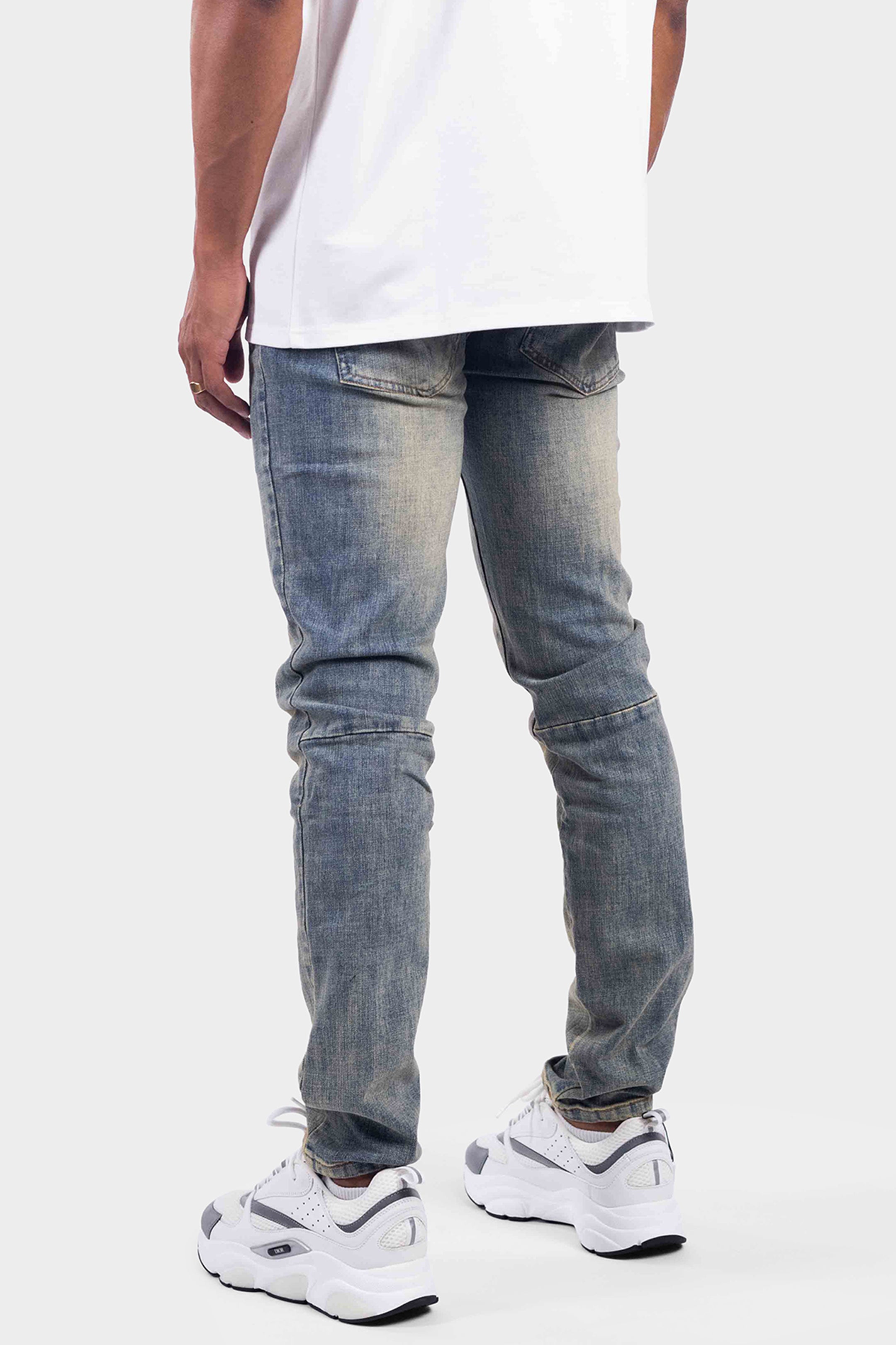 STRAIGHT DENIM JEANS
