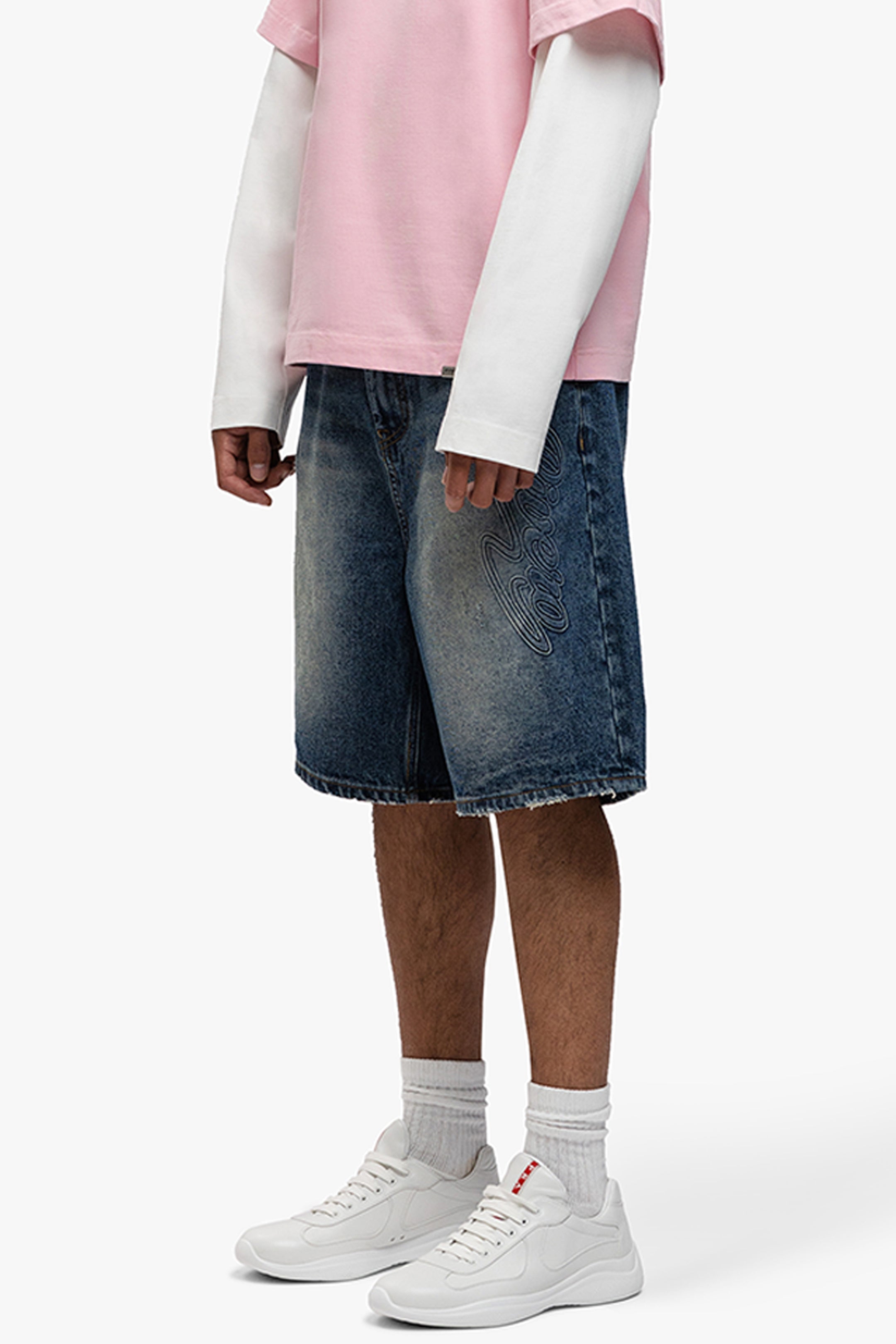 SCRIPT EMBOSSED DENIM SHORTS DARK BLUE