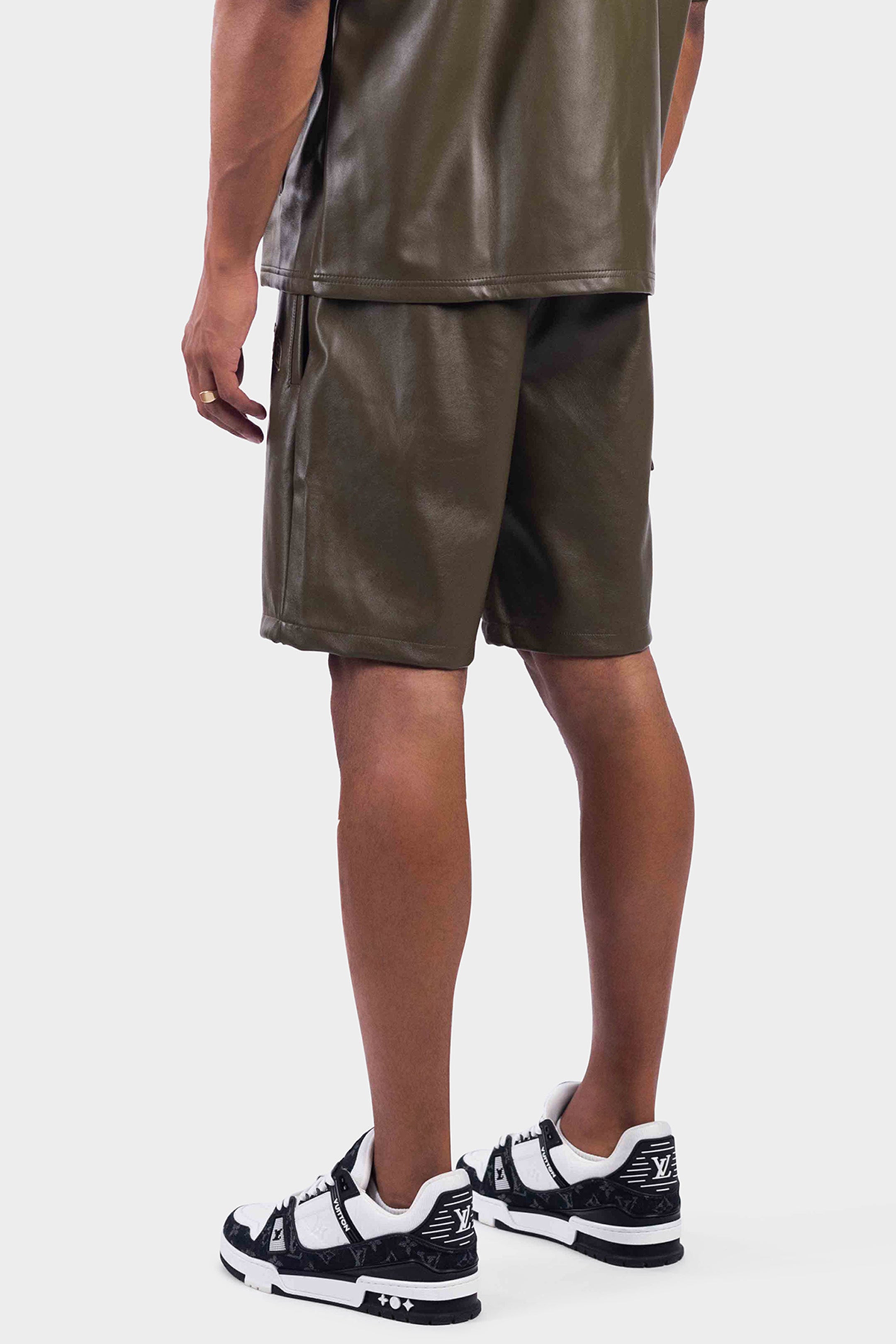 LEATHER CARGO SHORTS ARMY