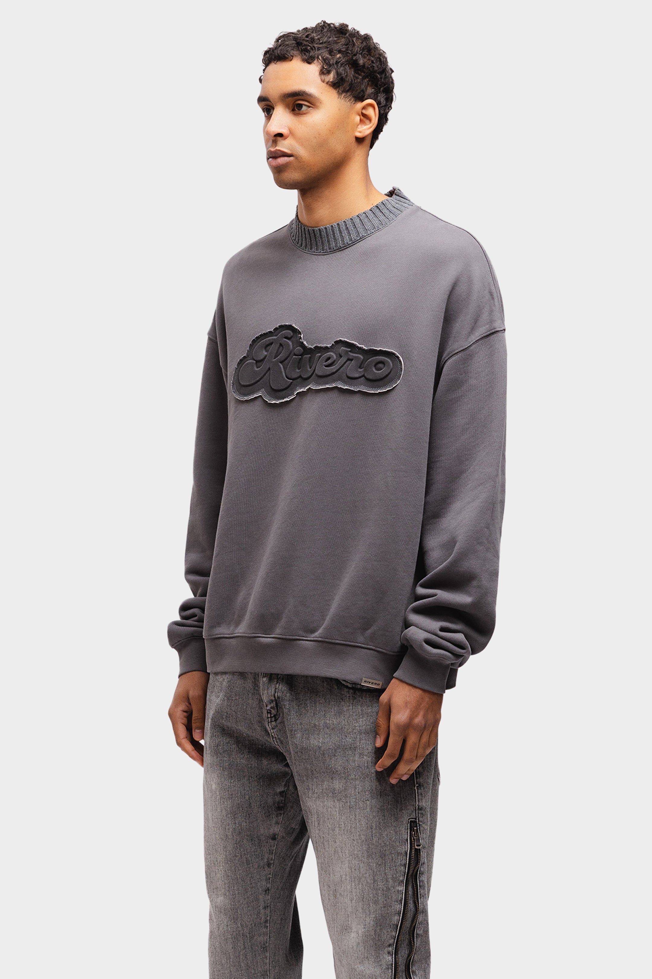 EMBOSSED SWEATER GREY