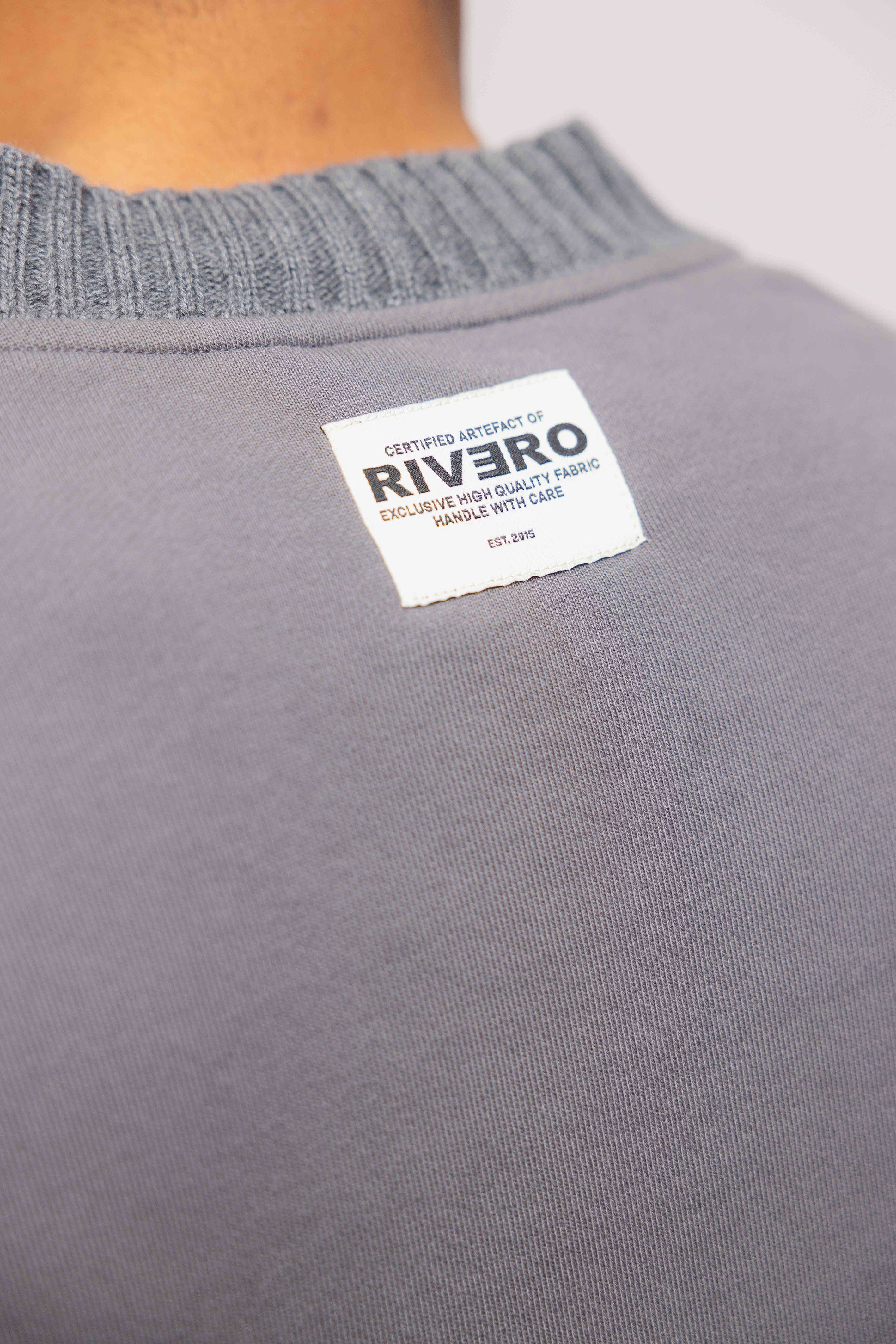 EMBOSSED SWEATER GREY