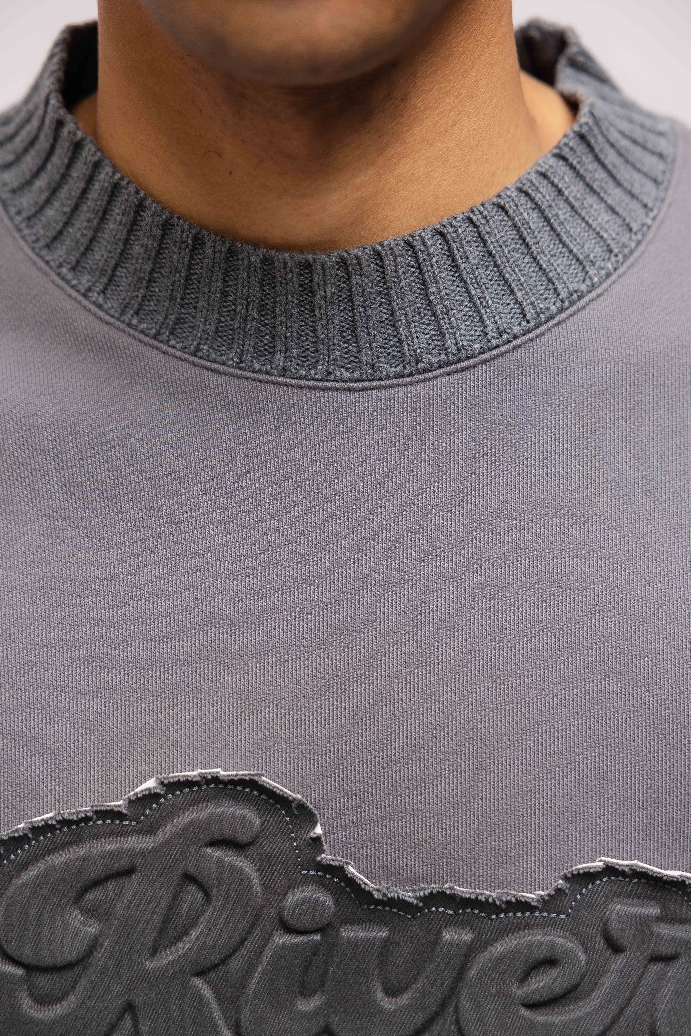 EMBOSSED SWEATER GREY