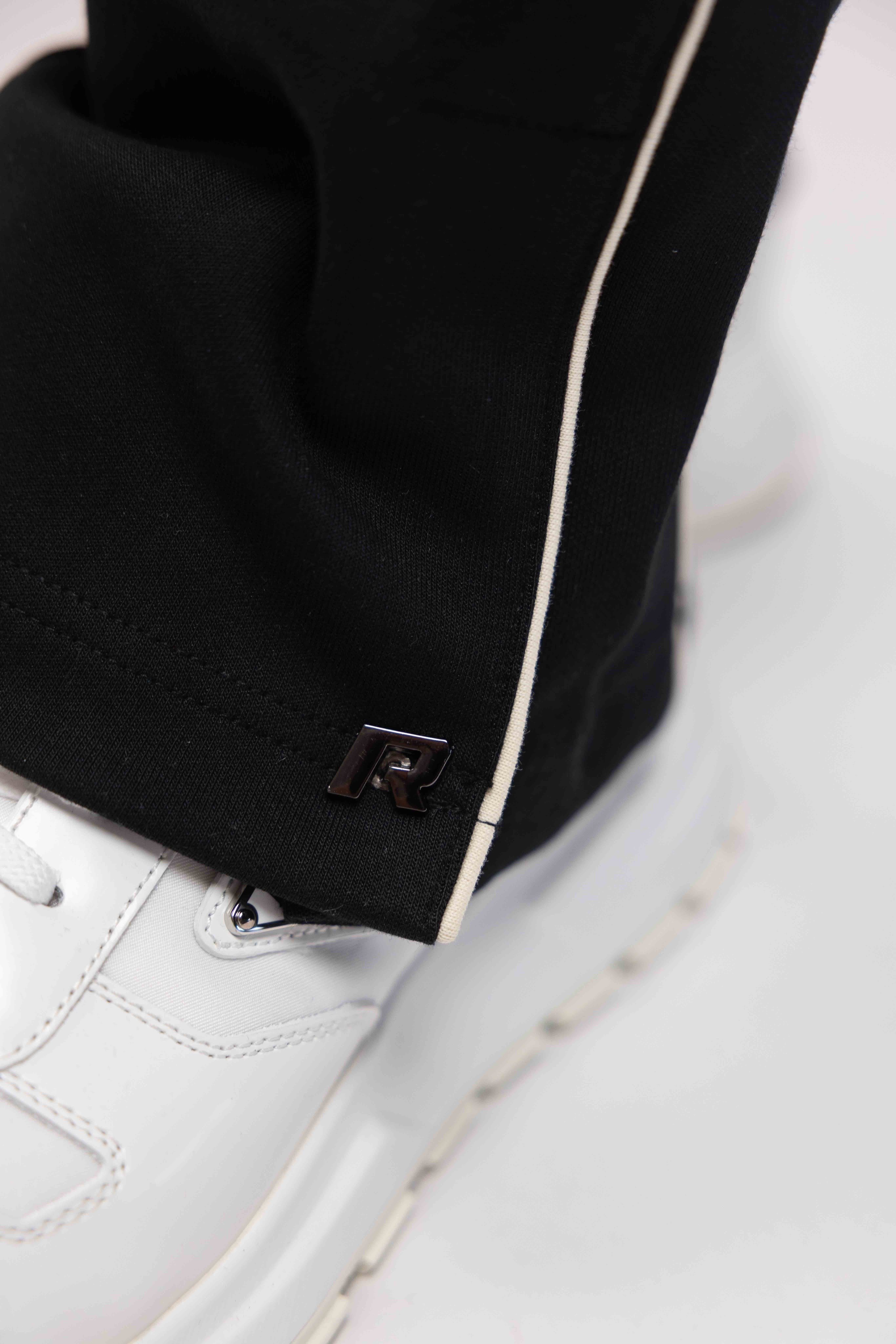 BUTTONED JOGGER BLACK
