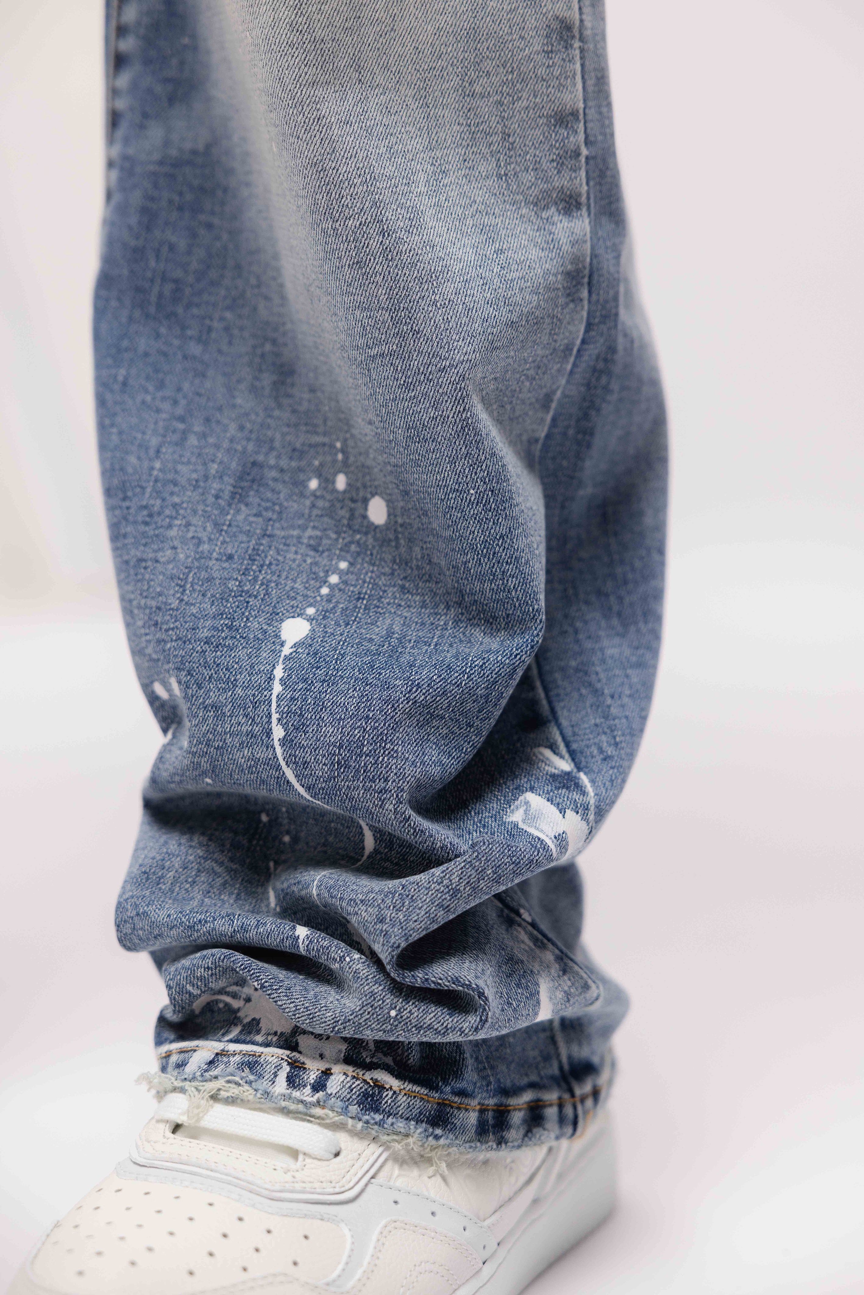 CANVAS WASHED DENIM JEANS