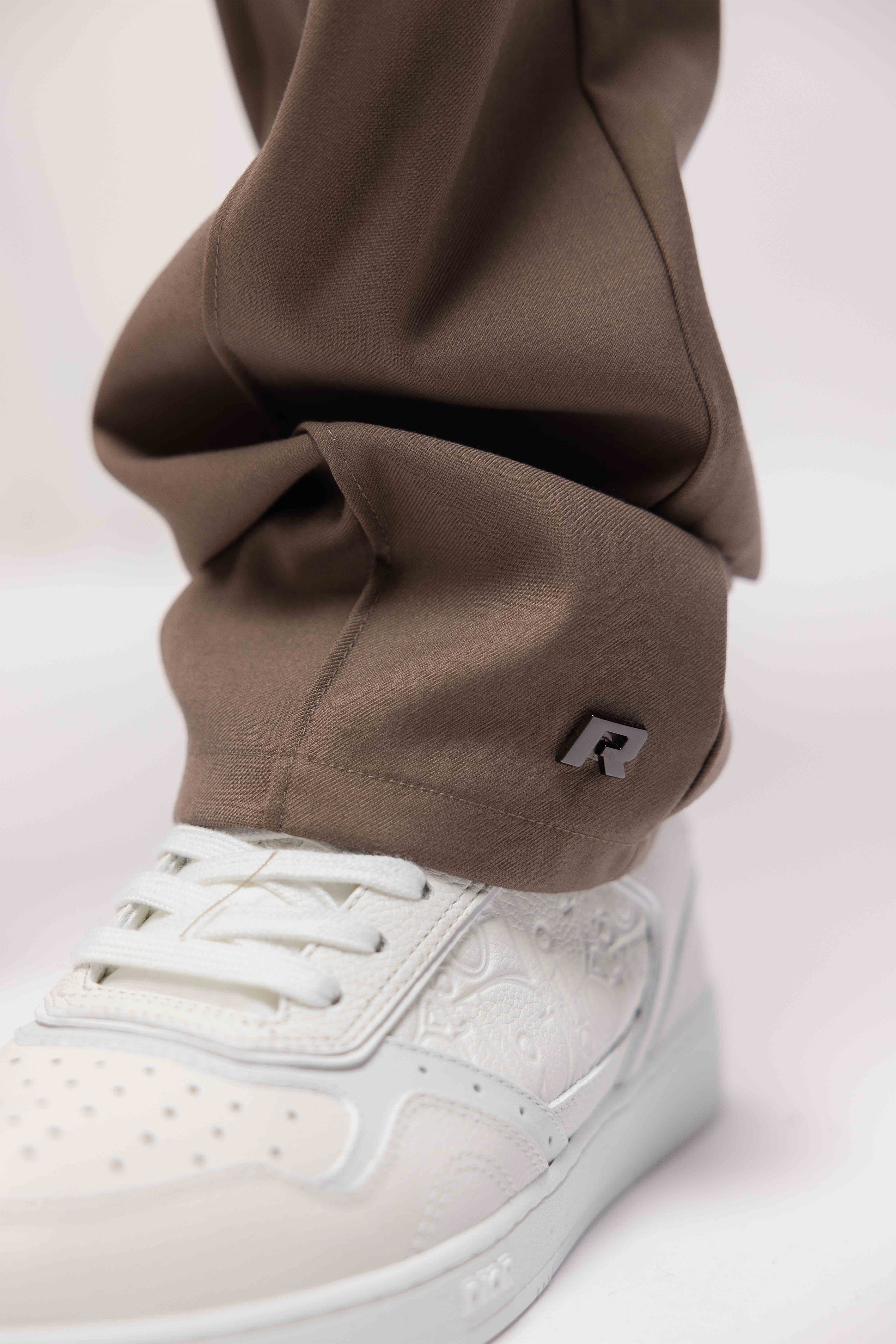 PLEATED TROUSERS BROWN