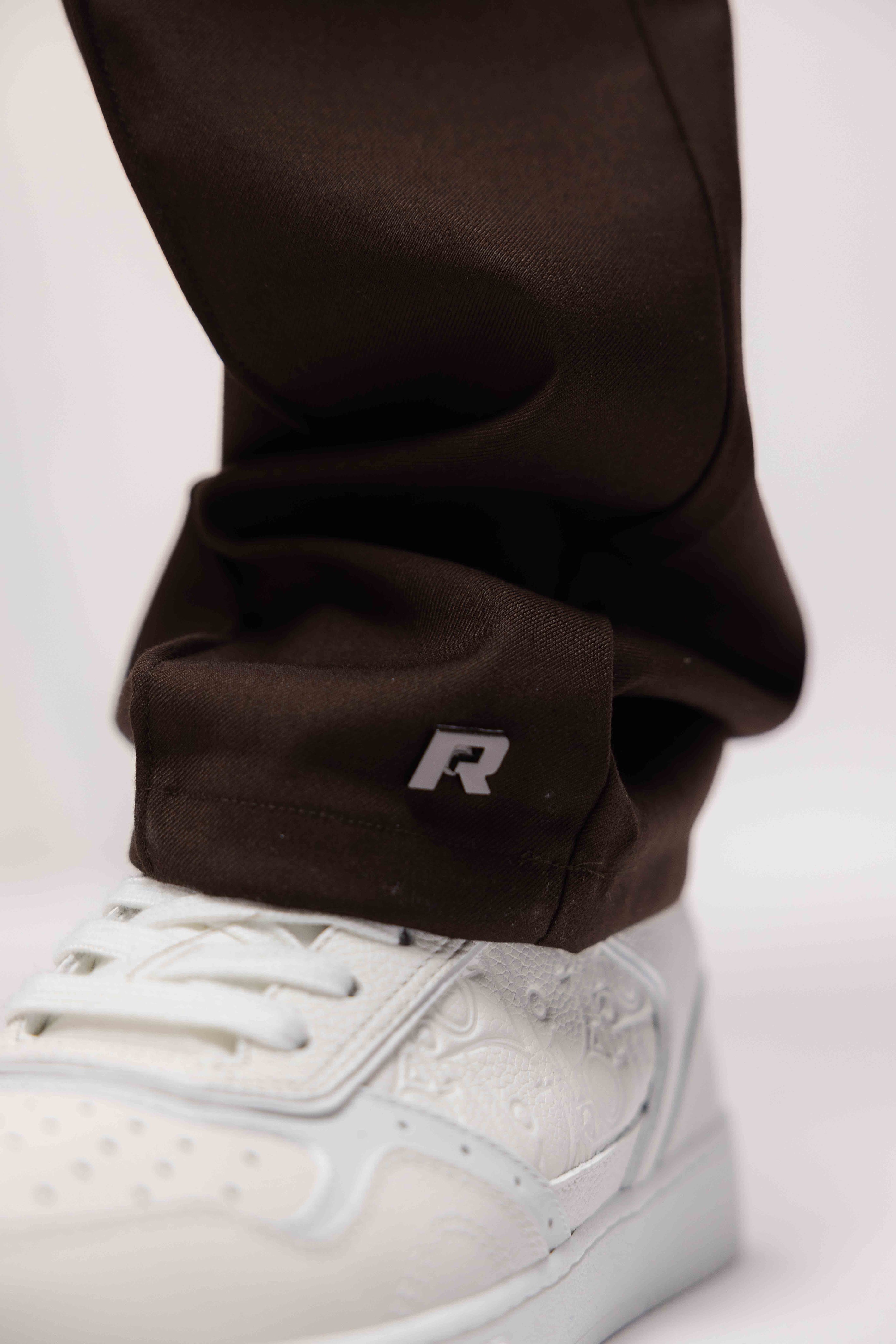 PLEATED TROUSERS DARK BROWN