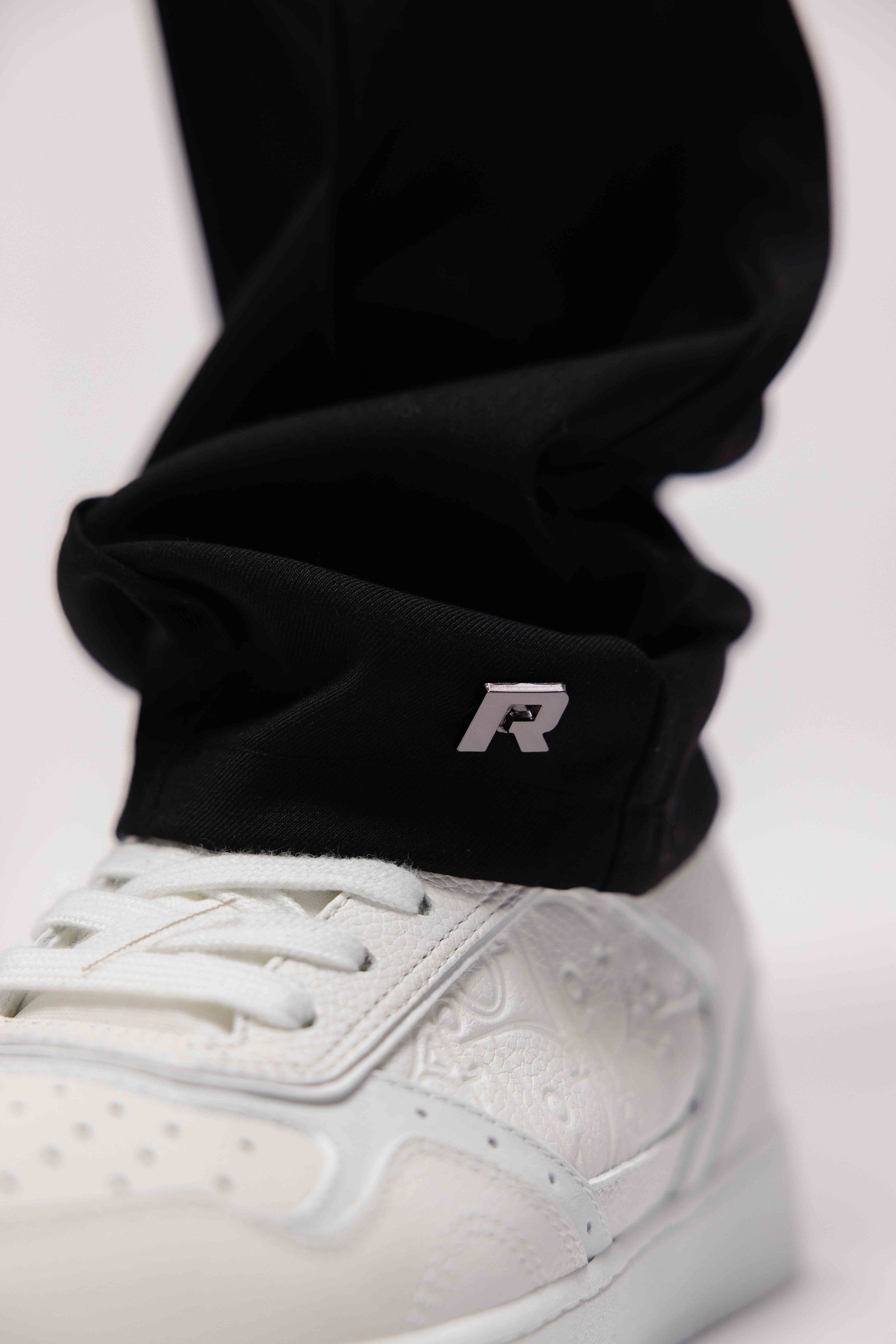 PLEATED TROUSERS BLACK