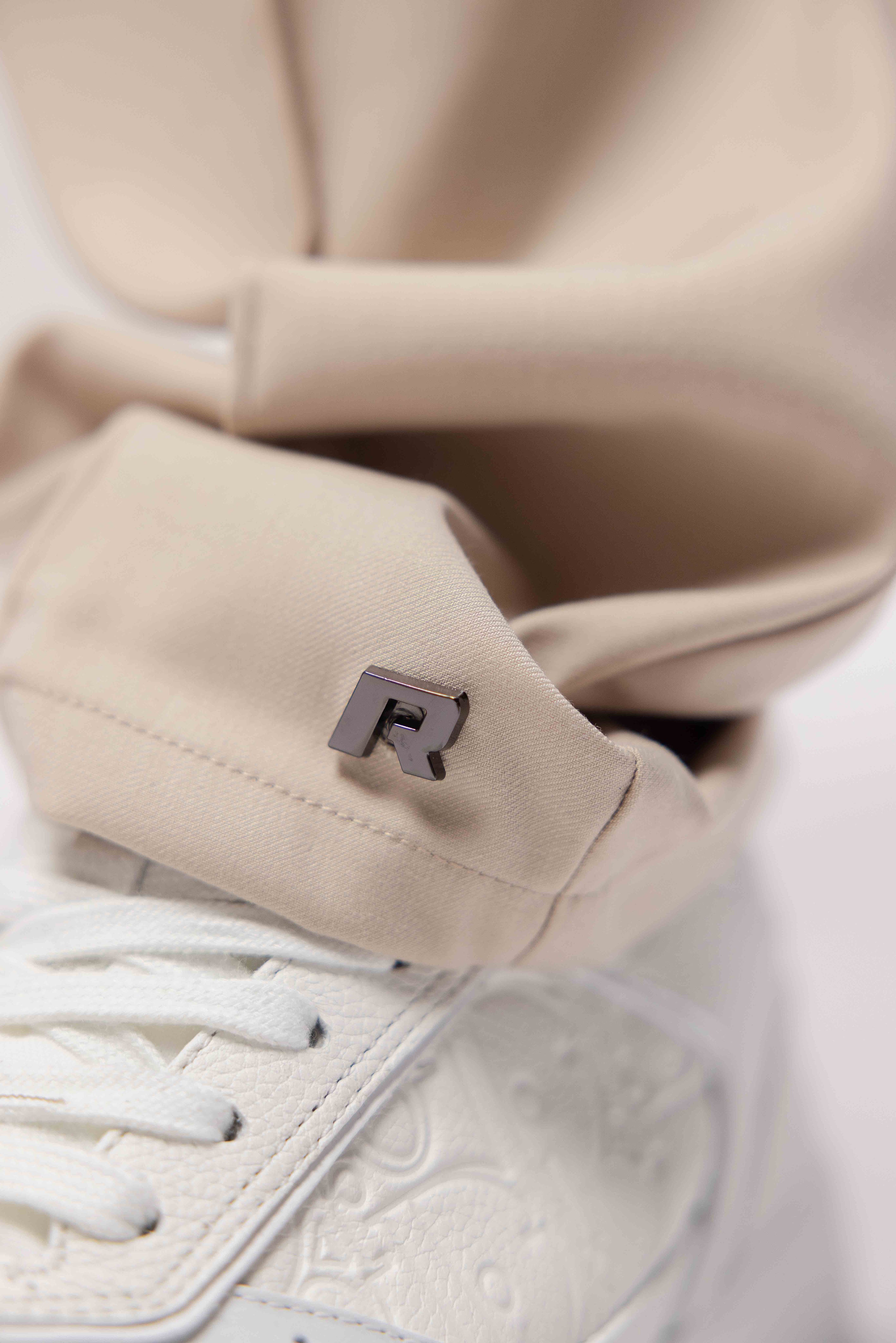 PLEATED TROUSERS SAND