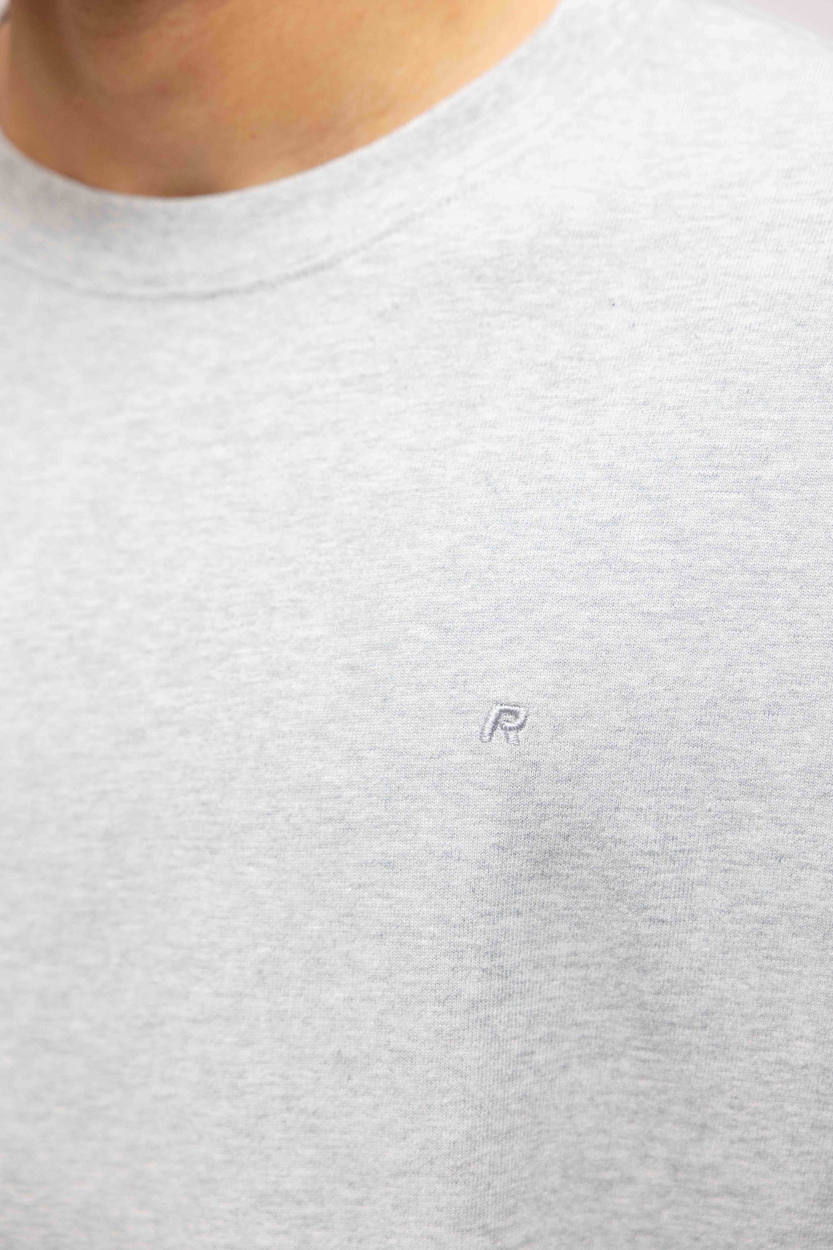 GREY TIMELESS TEE